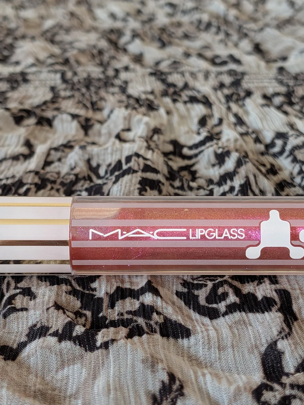 MAC Cosmetics Lipglass Gloss in Cha-Cha Cherry - Rose Pink